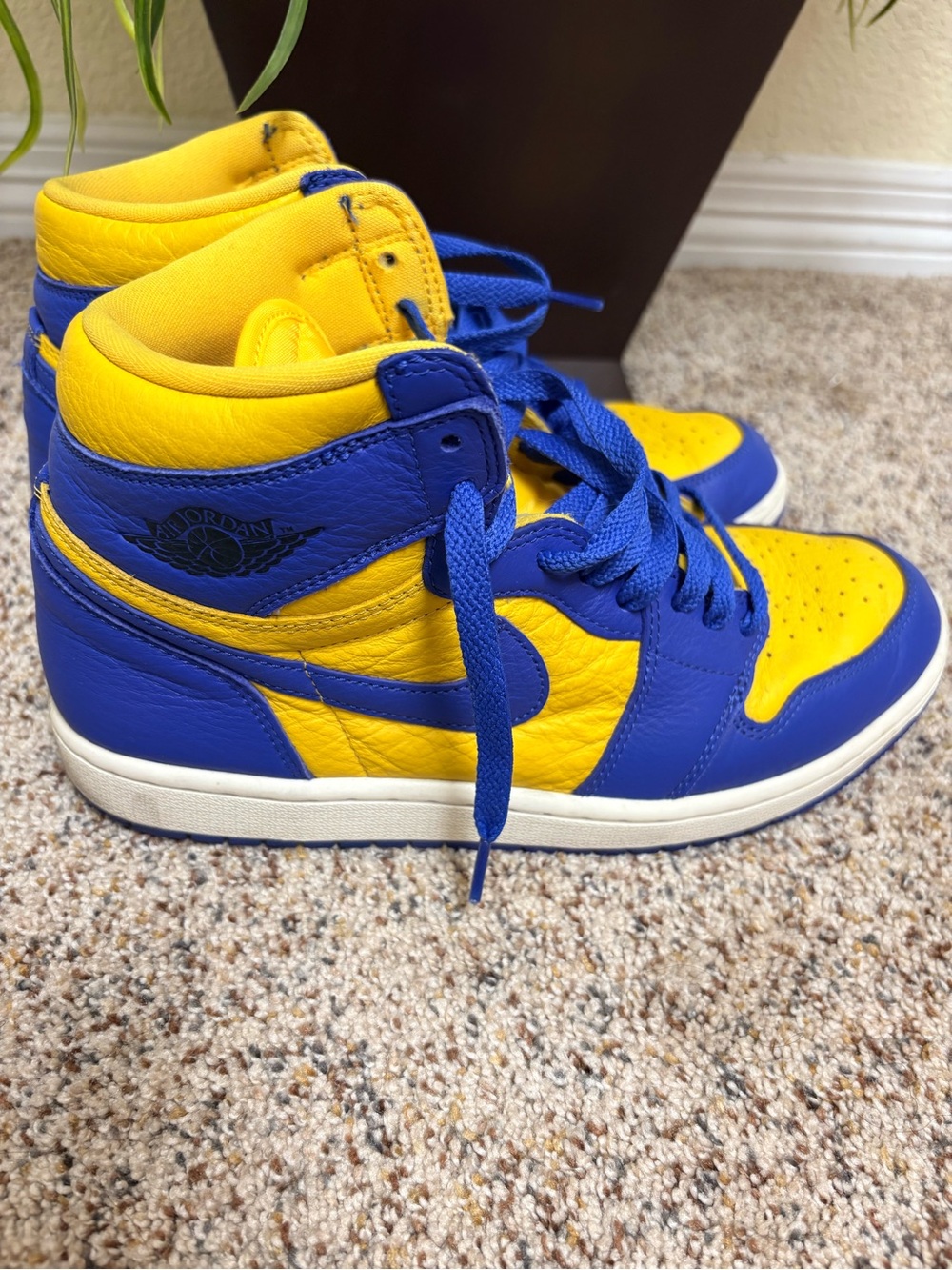 Nike Air Jordan Retro - Picture 3 of 5